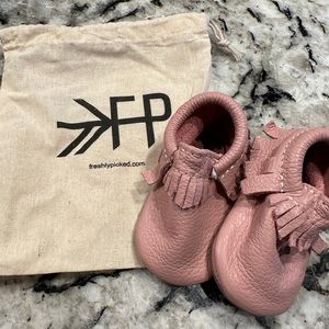 Brand New Freshly Picked Blush Hard Sole Moccasin